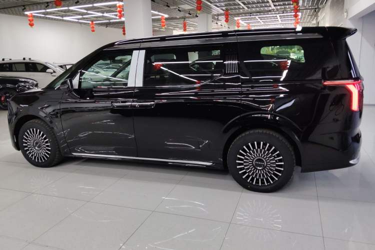 Used Zeekr 009 2024 7-Seater Walk-through Version 4WD 140 kWh
