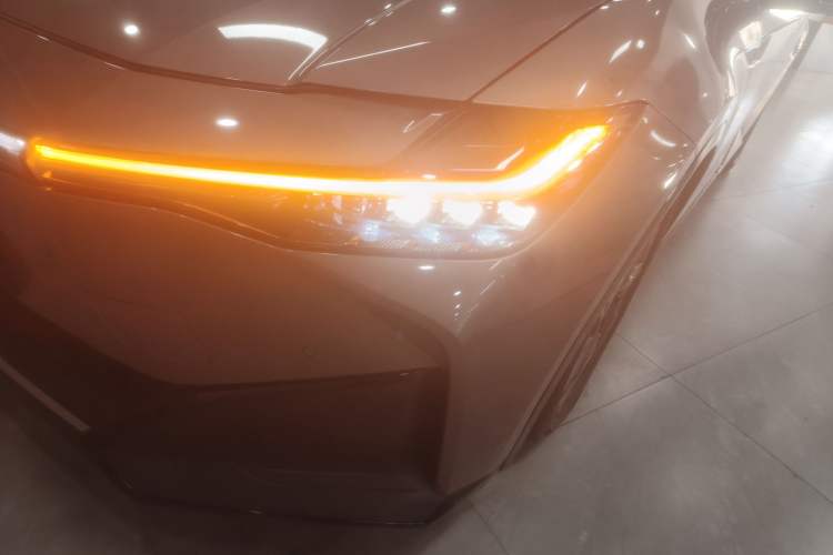 Used Toyota bZ3 2023 616 km Long-Range Premium
