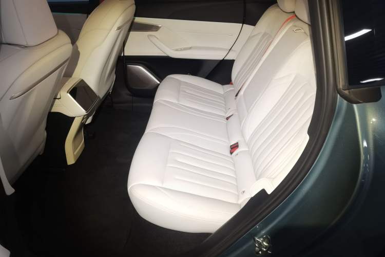 Used ONVO L60 2024 60 kWh Rear-Drive Version