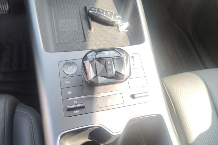 Used BYD Song Pro New Energy 2025 Second-Generation Intelligent Driving Version DM-i 115KM Superior Trim Gear Lever