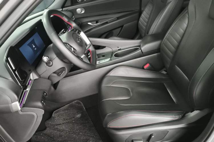 Used Hyundai Elantra 2022 1.5L CVT 20th Anniversary Edition
