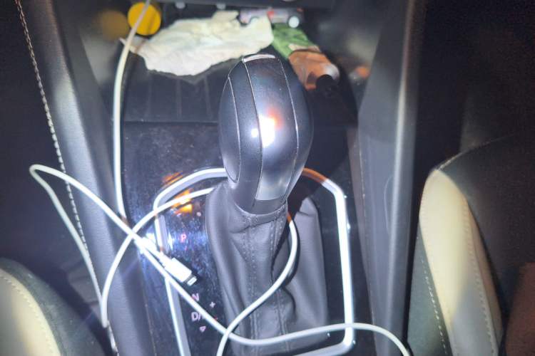 Used Jetta VS5 2024 280TSI Automatic Pioneer Edition Gear Lever