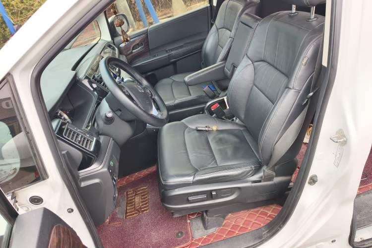 Used Honda Elysion 2016 2.4L Supreme Edition
