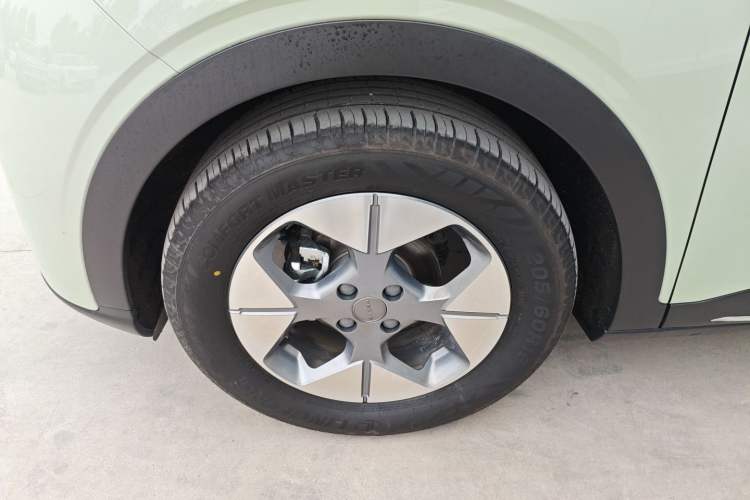 Used Geely Galaxy Geome 2025 UP 410km Exploration+ Edition Exterior 4