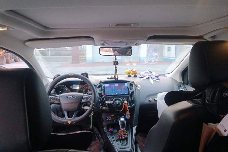 Used Ford Focus 2017 Hatchback 1.6L Automatic Fashion Edition Smart Drive Version
