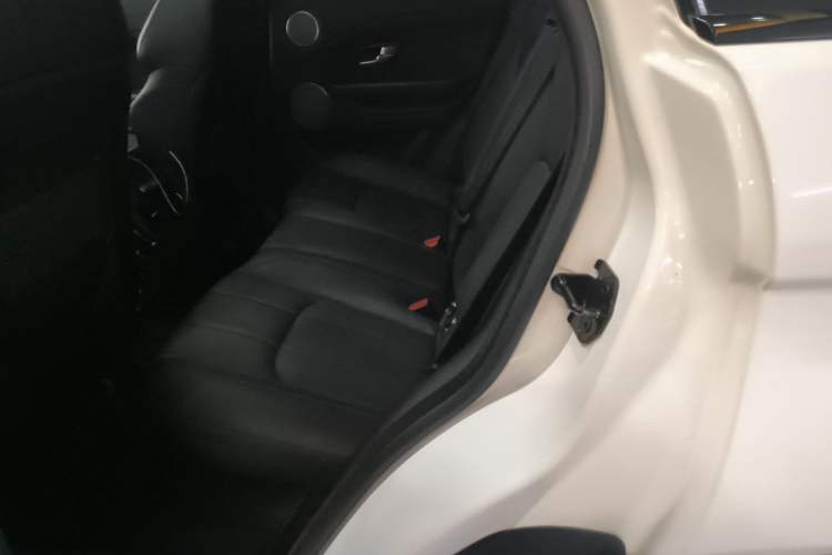 Used Land Rover Range Evoque 2018 240PS PURE Style Edition
