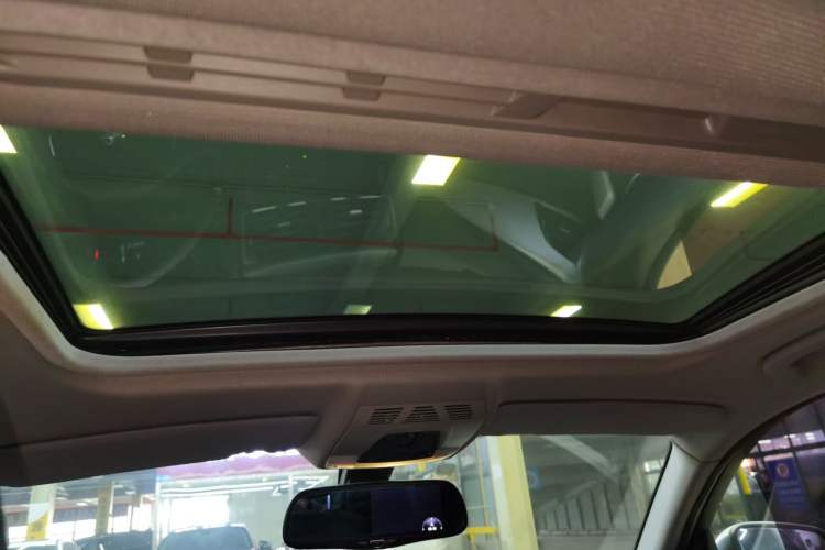 Used BMW 1 Series 2015 118i Leading Model Headliner