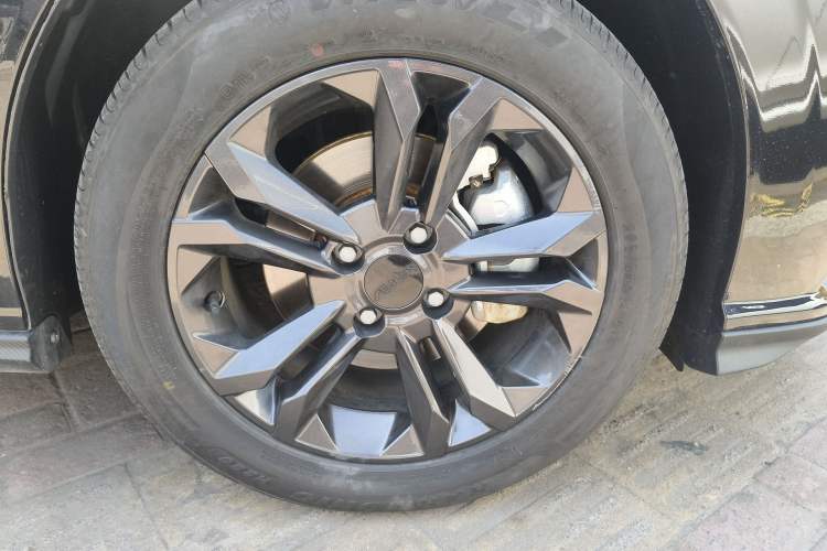 Used Dongfeng Aeolus Yixuan 2024 1.5L Automatic JingSu Edition Right Front Wheel Hub