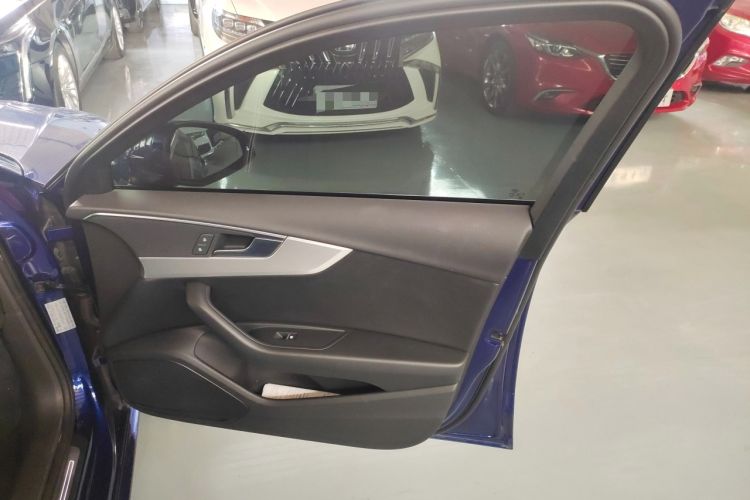 Used Audi A4L 2018 30th Anniversary Edition 40 TFSI Fashion Model
