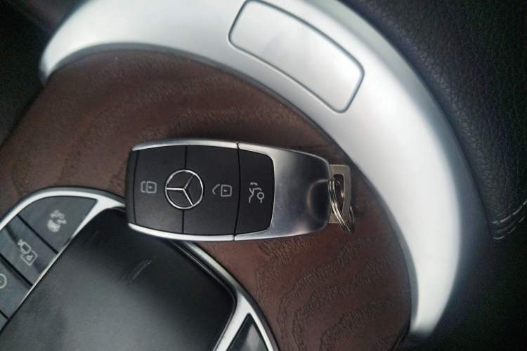 Used Mercedes-Benz GLC 2020 GLC 300 L 4MATIC Dynamic Edition
