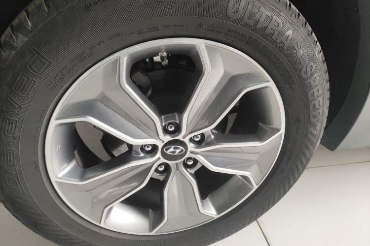 Used Hyundai Santa Fe 2017 2.0T Automatic All-Wheel Drive Smart 7-Seater