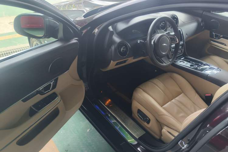 Used Jaguar XJ 2014 XJL 2.0T Two-Wheel-Drive Elegant Business Edition