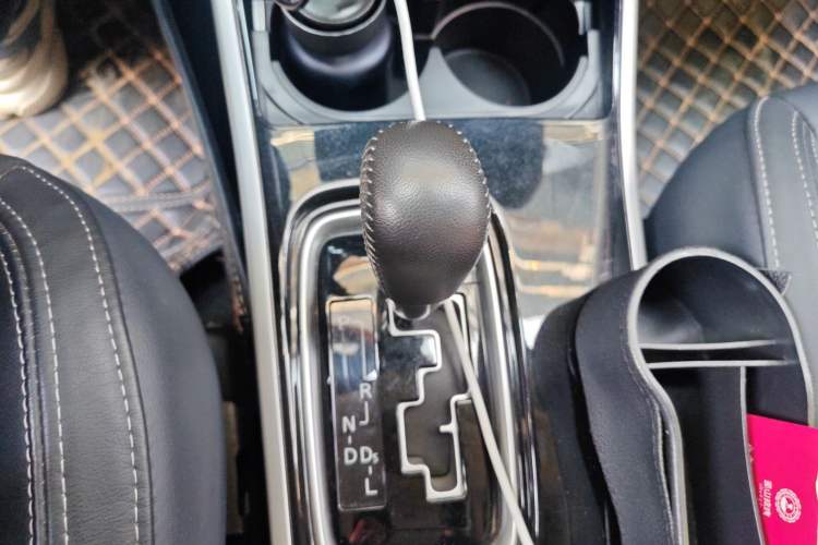 Used Mitsubishi Outlander 2019 2.0L Two-Wheel Drive Comfort Edition 5 Seats China VI Standard
