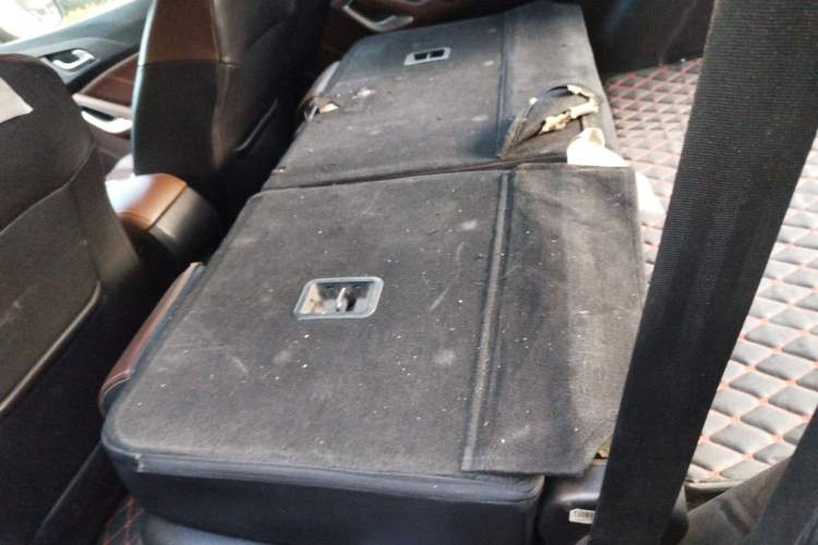 Used JMC Yusheng S350 2016 2.0T Automatic All-Wheel Drive Gasoline Ultra-Luxury 5-Seater
