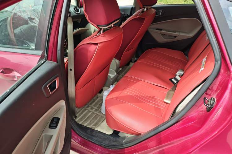 Used Ford Fiesta 2013 Sedan 1.5L Manual Fashion Edition
