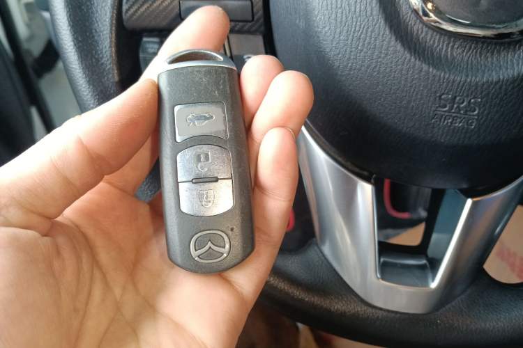 Used Mazda Mazda 3 Axela 2014 Sedan 1.5L Automatic Luxury Model
