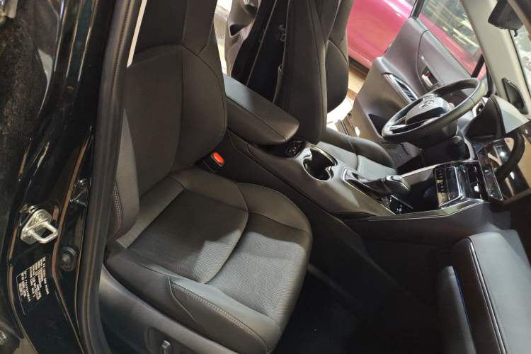 Used Toyota Venza 2022 Dual-Engine 2.5L CVT Four-Wheel Drive Supreme Edition Right Front Seat