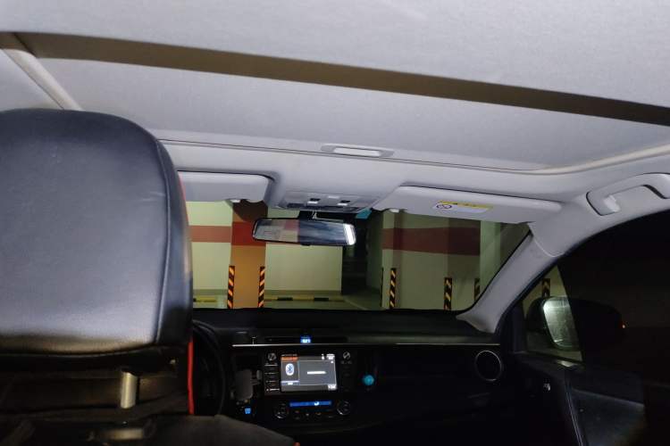 Used Toyota RAV4 2016 2.0L CVT Two-Wheel Drive Comfort Edition China V Standard
