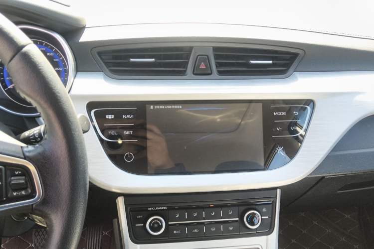 Used Geely Auto Vision 2019 Upgraded Model 1.5L Manual Luxury Version China VI Standard