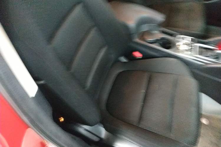 Used Mazda CX-5 2015 2.0L Automatic Two-Wheel Drive Urban Version Right Front Seat