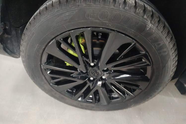 Used Toyota Wildlander 2020 2.0L CVT Four-Wheel Drive Premium Edition Right Rear Wheel Hub