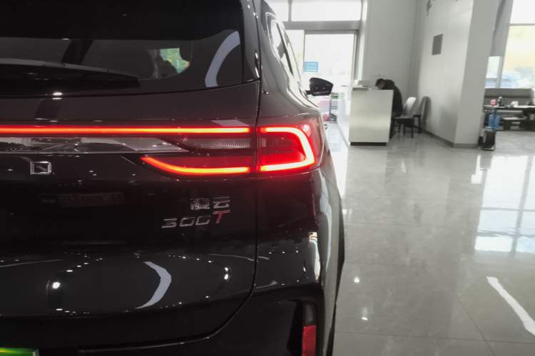 Used EXEED Lingyun 2023 300T Two-Wheel Drive Star Edition