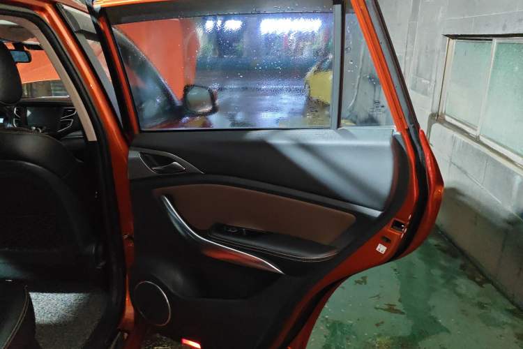 Used BYD Song 2016 GaiShi Edition 1.5TI Manual Elite Model
