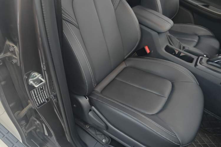 Used JMC Yuhu 7 2023 2.0T Automatic Gasoline Two-Wheel-Drive Comfort Version Standard Wheelbase