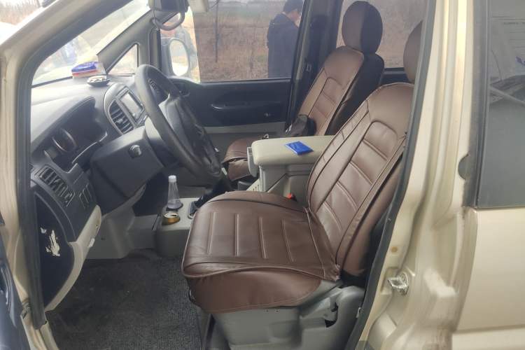 Used FORTHING Lingzhi 2015 M3 1.6L 7-Seater Comfort Model