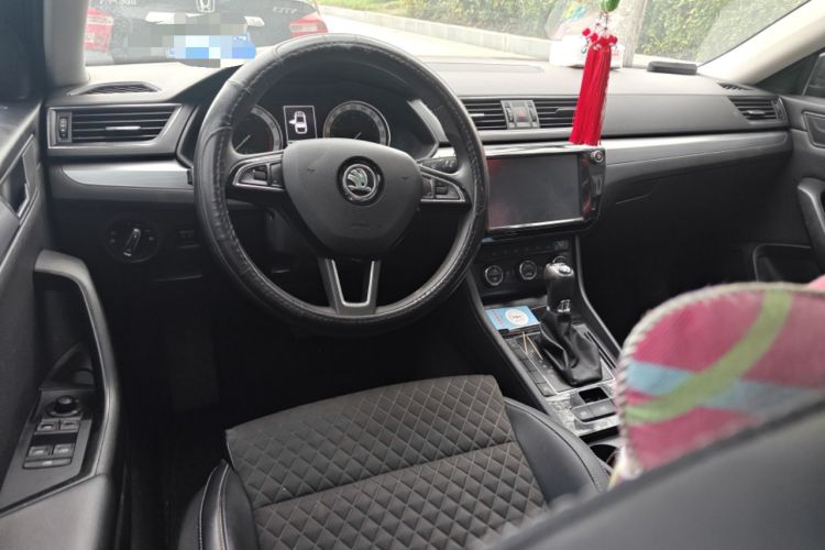 Used Skoda Superb 2018 TSI280 DSG Comfort Edition China V Standard Center Console