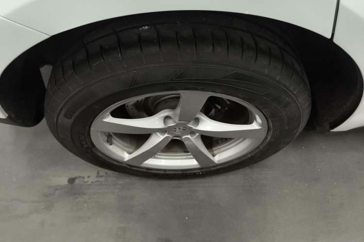 Used Porsche Macan 2017 Macan 2.0T Right Rear Wheel Hub