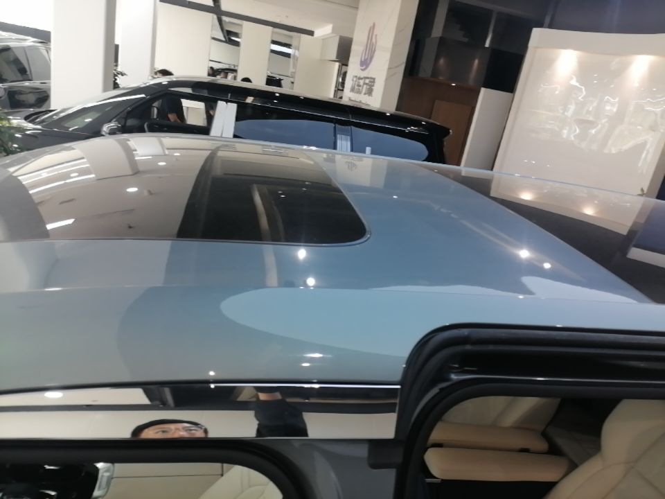 Zeekr 009 2024 Six-Seat Executive Version 4WD 108 kWh — снимка 7