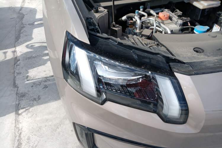 Used AION V 2024 Aion Tyrannosaurus 650 LiDAR Edition Right Front Headlight