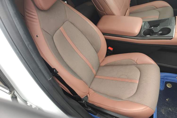 Used Nio EC6 2020 605 km Sport Edition Right Front Seat