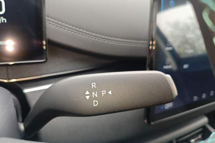 Used BYD Seal 06 New Energy 2026 DM-i Ultra-Enjoyment 128KM Luxury Edition Gear Lever