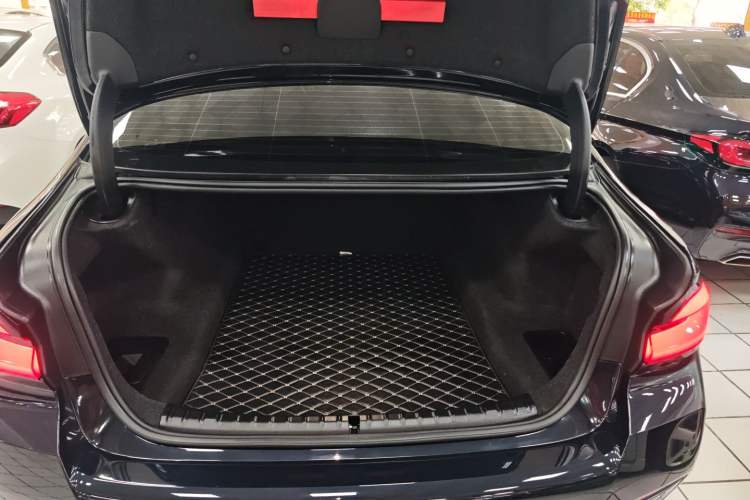 Used BMW 5 Series 2022 Revised Version 3 530Li Luxury Edition M Sport Package Trunk