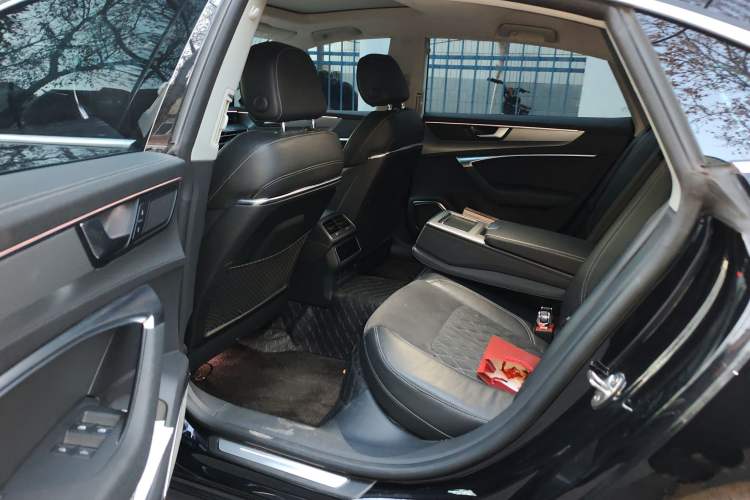 Used Audi A7L 2024 45TFSI quattro S-line Visionary Edition Flow Crystal Package