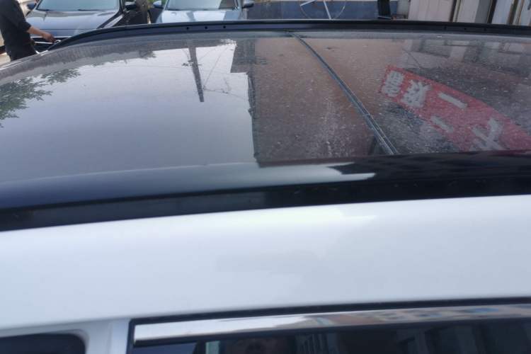 Used Hyundai Santa Fe 2013 2.4L Automatic Two-Wheel Drive Smart Version Roof