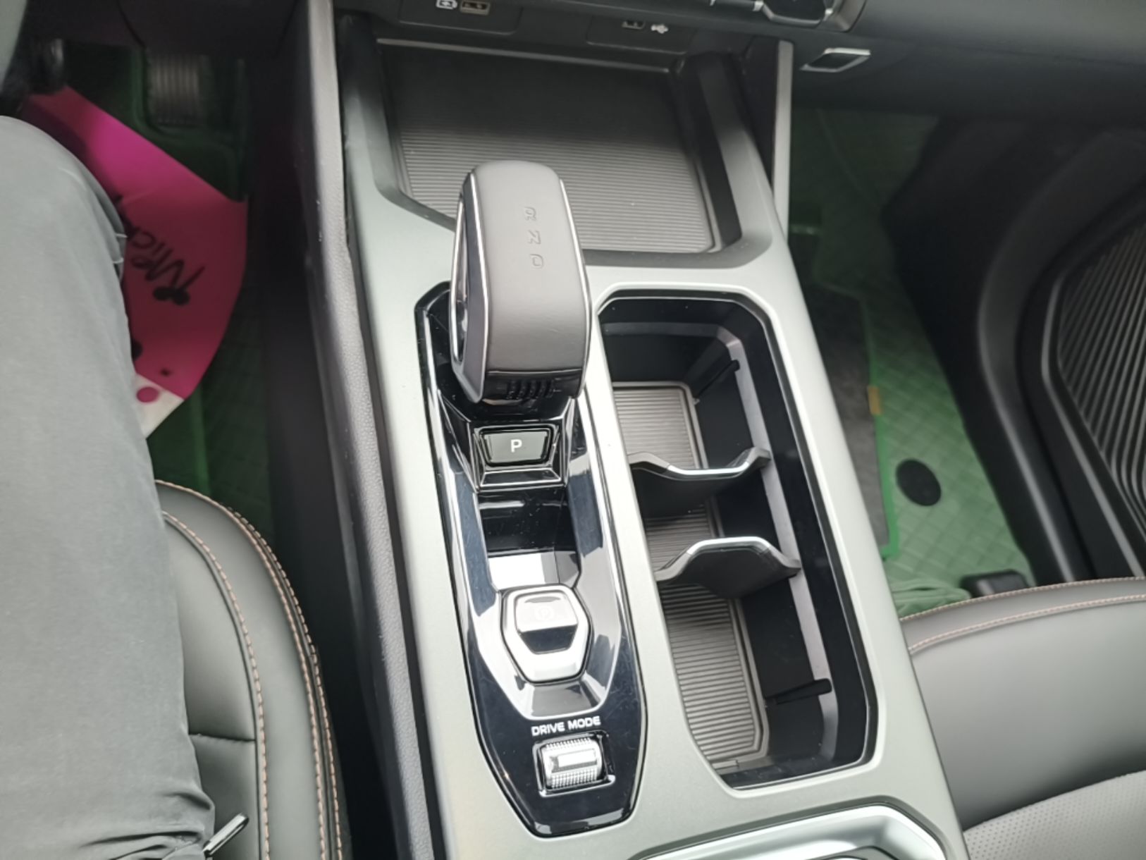Geely Auto Haoyue L 2023 2.0T DCT Prestige Edition — снимка 16