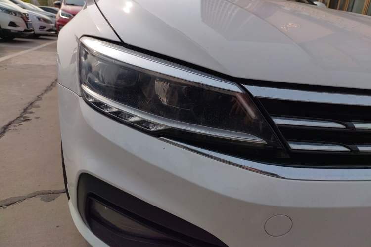 Used Volkswagen Lamando 2019 230TSI DSG Fashion Edition China VI Right Front Headlight