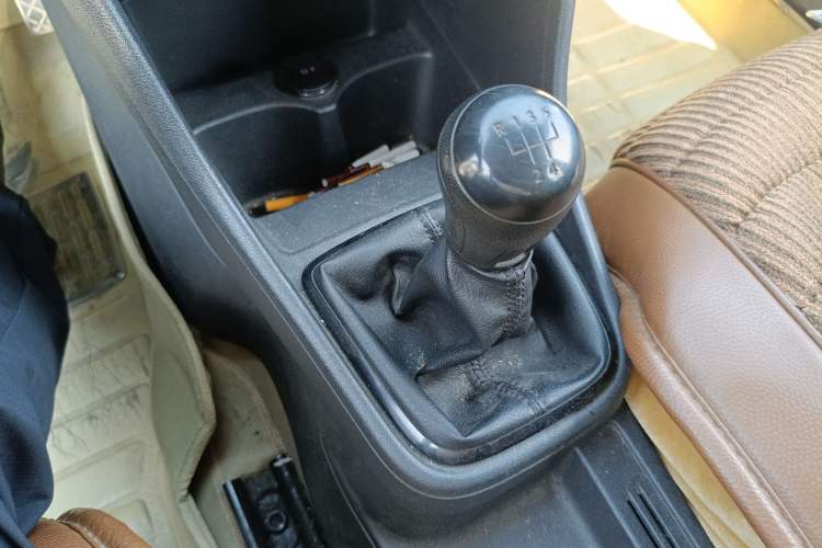 Used Volkswagen Santana 2015 1.4L Manual Fashion Edition Gear Lever