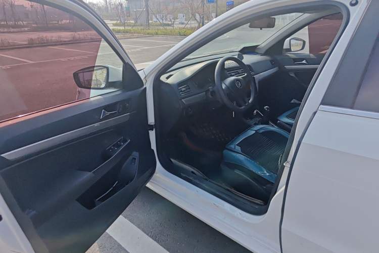 Used Volkswagen Lavida 2019 Lavida Start 1.5L Manual Fashion Edition China VI Standard Driver Seat