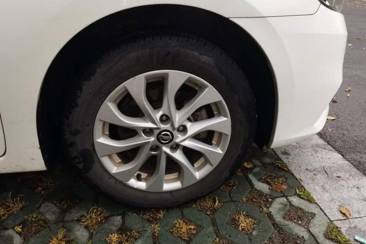 Used Nissan Sylphy 2016 Classic 1.6 XL Automatic Luxury Edition Right Front Wheel Hub