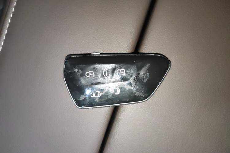 Used Volkswagen Viloran 2024 380TSI Premium Edition