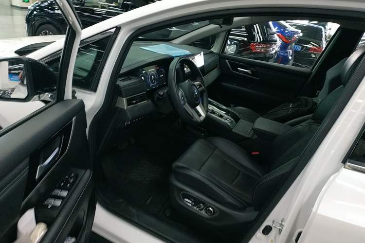 Used Mitsubishi AIRTREK 2022 Hardcore Edition
