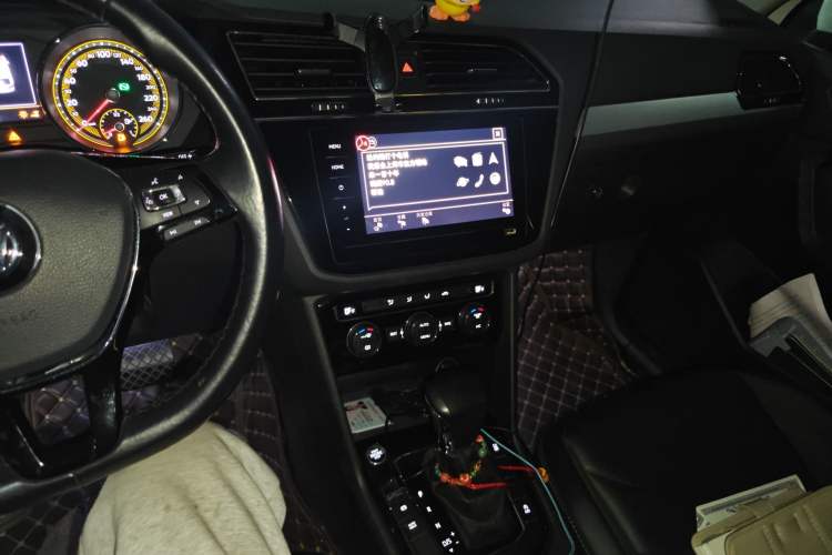 Used Volkswagen Tiguan L 2019 Updated Version 330TSI Automatic Two-Wheel Drive Panoramic Comfort Edition China VI Standard
