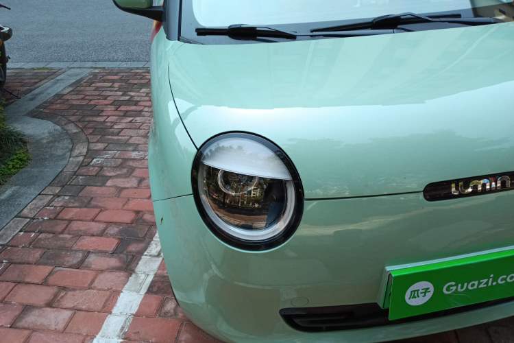 Used CHANGAN NEVO Lumin 2022 155 km – Refreshingly Sweet Edition Right Front Headlight