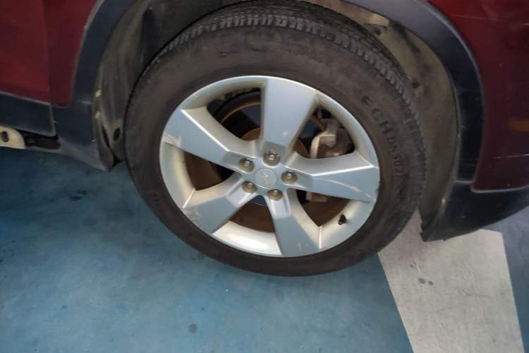 Used Chevrolet Trax 2014 1.4T Automatic Two-Wheel Drive Luxury Model Right Front Wheel Hub