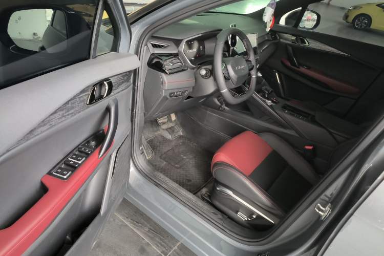 Used Lynk & Co 06 2020 1.5T JinPro model