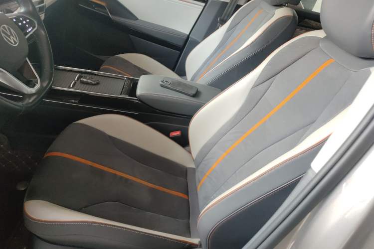 Used Volkswagen ID.6 CROZZ 2021 Long-Range PRO Edition Left Front Seat